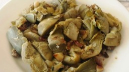 Recepta de cuina de Carxofes saltades amb pernil