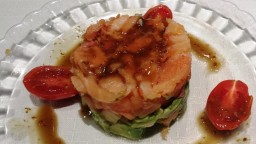 Recepta de cuina de Tàrtar de salmó amb alvocat i tomàquet