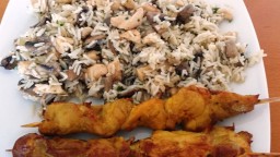Recepta de cuina de Broquetes de pollastre amb amanida d'arròs