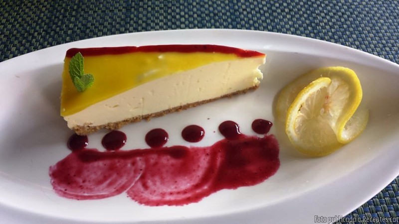 Pastís de mousse de llimona