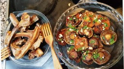 Recepta de cuina de Costelles de xai amb rovellons, a la planxa