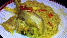 Recepta de cuina de Arròs integral amb cuixa de gall dindi