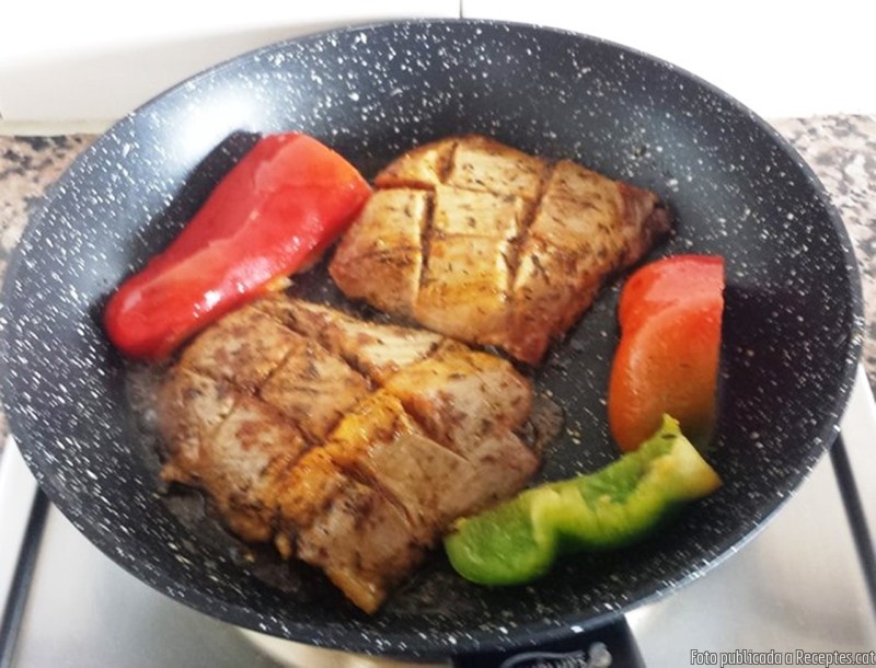 Ploma de porc en adob a la planxa
