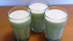 Recepta de cuina de Batut verd de taronja, api i cogombre
