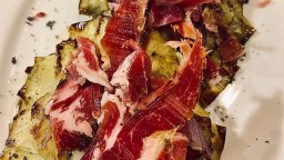 Recepta de cuina de Carxofes confitades amb encenalls de pernil ibèric
