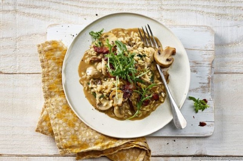 Risotto de bolets, ruca i cansalada