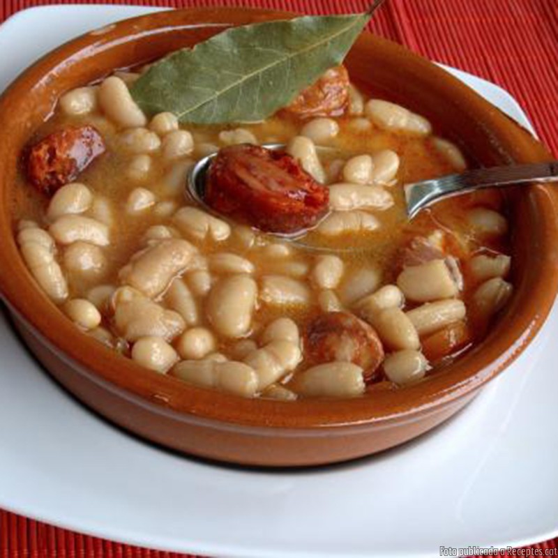 Potxes amb xistorra a l'estil navarrès