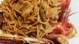 Recepta de cuina de Fideus amb gambetes i escamarlans