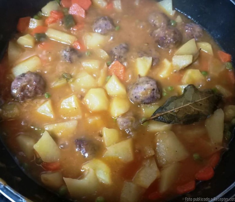 Mandonguilles a la cassola