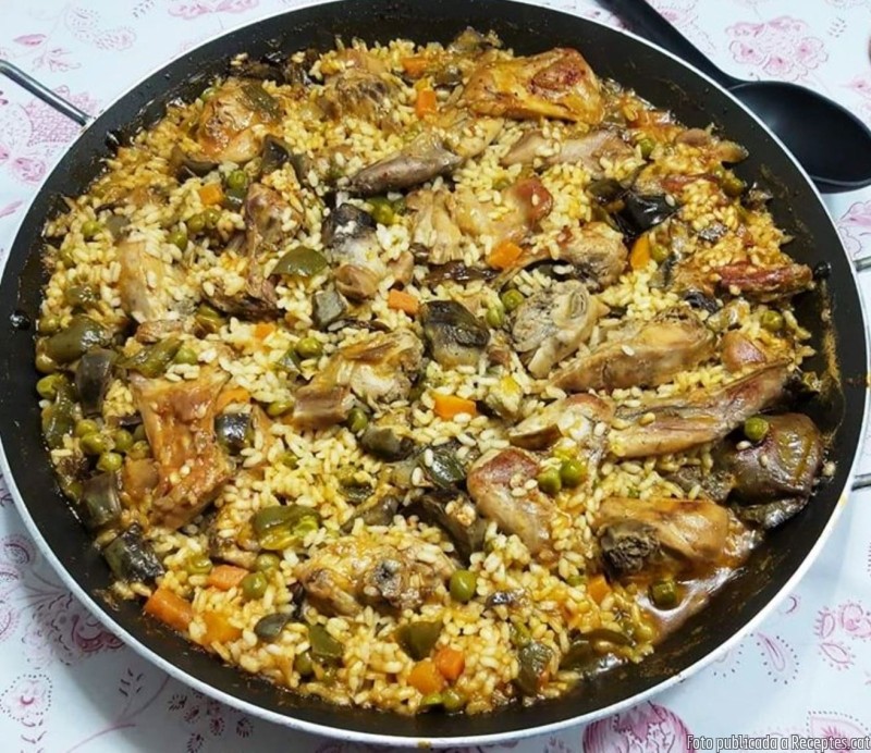 Arròs amb conill i carxofes