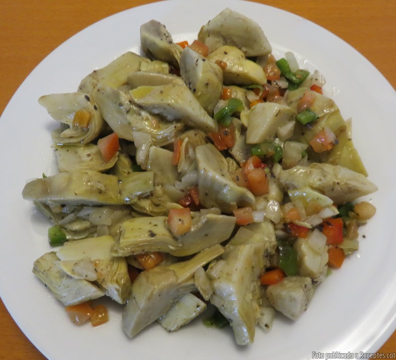 Amanida tèbia de carxofes