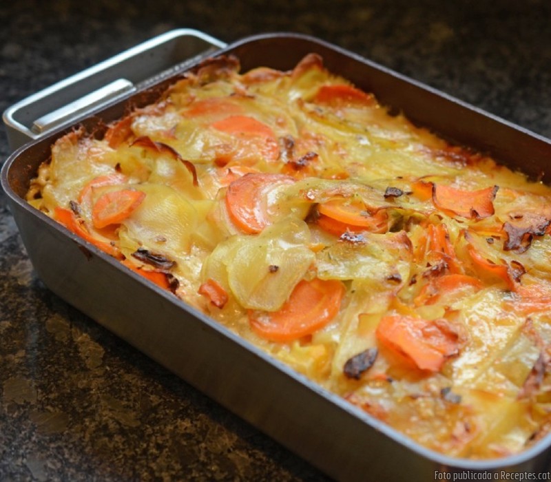 Gratinat de patates amb porro i bolets, ceps