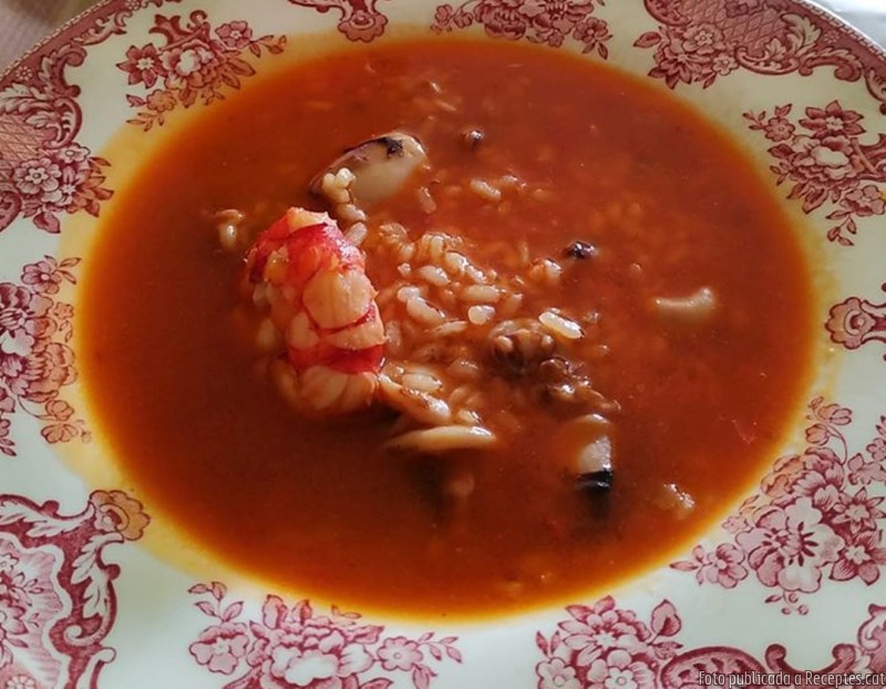 Arròs caldós de calamarcets i gambes