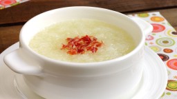 Recepta de cuina de Sopa freda de meló, amb encenalls de pernil