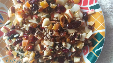 Esqueixada de bacallà amb fruits secs