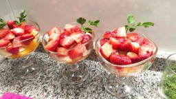 Recepta de cuina de Maduixes i taronja amb moscatell