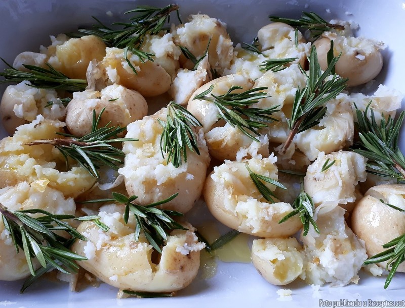 Pollastre al forn i patates amb romaní i llimona
