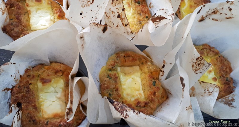 Pastis de blat de moro amb amanida de remolatxa i poma