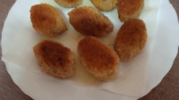 Recepta de cuina de Croquetes de pit de pollastre fàcils