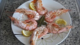 Recepta de cuina de Gambes escaldades amb llorer