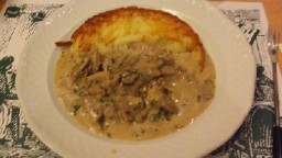 Recepta de cuina de Zürcher Geschnetzeltes – Carn a tires amb salsa