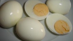 Recepta de cuina de Ous farcits amb beixamel