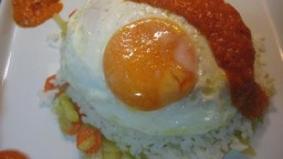 Recepta de cuina de Tomàquet amb ceba i ous ferrats (Autentica recepta de València)