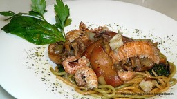 Recepta de cuina de Espaguetti a l'alfàbrega amb bolets i escamarlans