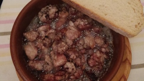 Lletons de xai, fregits amb alls