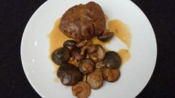 Recepta de cuina de Jarret de poltre rostit, amb llanegues negres