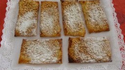 Recepta de cuina de Bandes de pasta de full, amb cabell d'àngel i pinyons