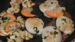 Recepta de cuina de Vieires saltades amb xampinyons