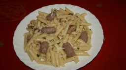 Recepta de cuina de Macarrons amb xampinyons i salsitxes
