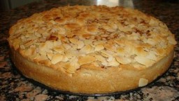 Tarta d’ametlles i albercocs