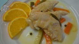 Recepta de cuina de Llamineres de pollastre i verdures amb vinagreta de taronja