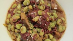 Recepta de cuina de Favetes amb botifarra negra