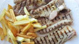 Recepta de cuina de Xurrasco de poltre a la brasa amb patates fregides