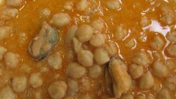 Recepta de cuina de Cigrons estofats a la marinera amb musclos