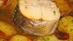Recepta de cuina de Tronc de lluç a la donostiarra amb llit de patates