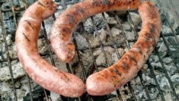 Recepta de cuina de Botifarra amb mongetes seques