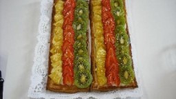 Recepta de cuina de Bandes de pasta de full amb fruites
