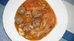 Recepta de cuina de Mandonguilles amb sipia i gambes