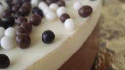 Pastís de tres xocolates