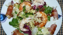 Recepta de cuina de Amanida de crustacis amb farcellets de calamars