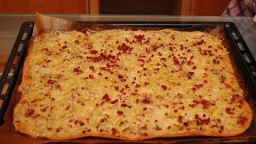 Recepta de cuina de Coca de l'Alsàcia - Elsässer Flammkuchen