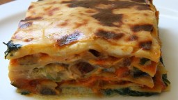 Lasanya de verdures i cacauets