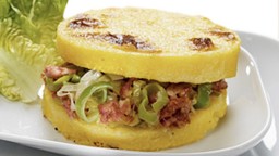 Recepta de cuina de Polenta lasanya amb llonganissa