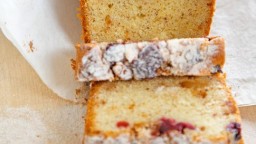 Recepta de cuina de Cake d’amaretti amb guindes