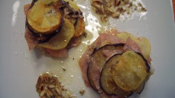 Recepta de cuina de Milfulls d'albergínia, patata i pernil
