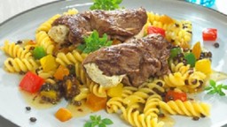 Recepta de cuina de Bistecs farcits a l’estil sud-africà amb amanida de pasta i llenties